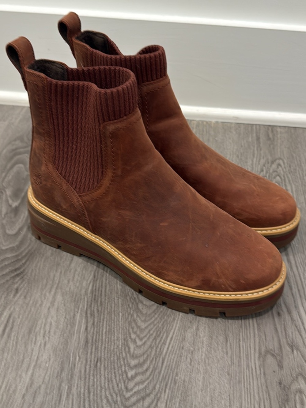 Timberland Women's Cervinia Valley Brown Heeled Chelsea Boots size 9.5